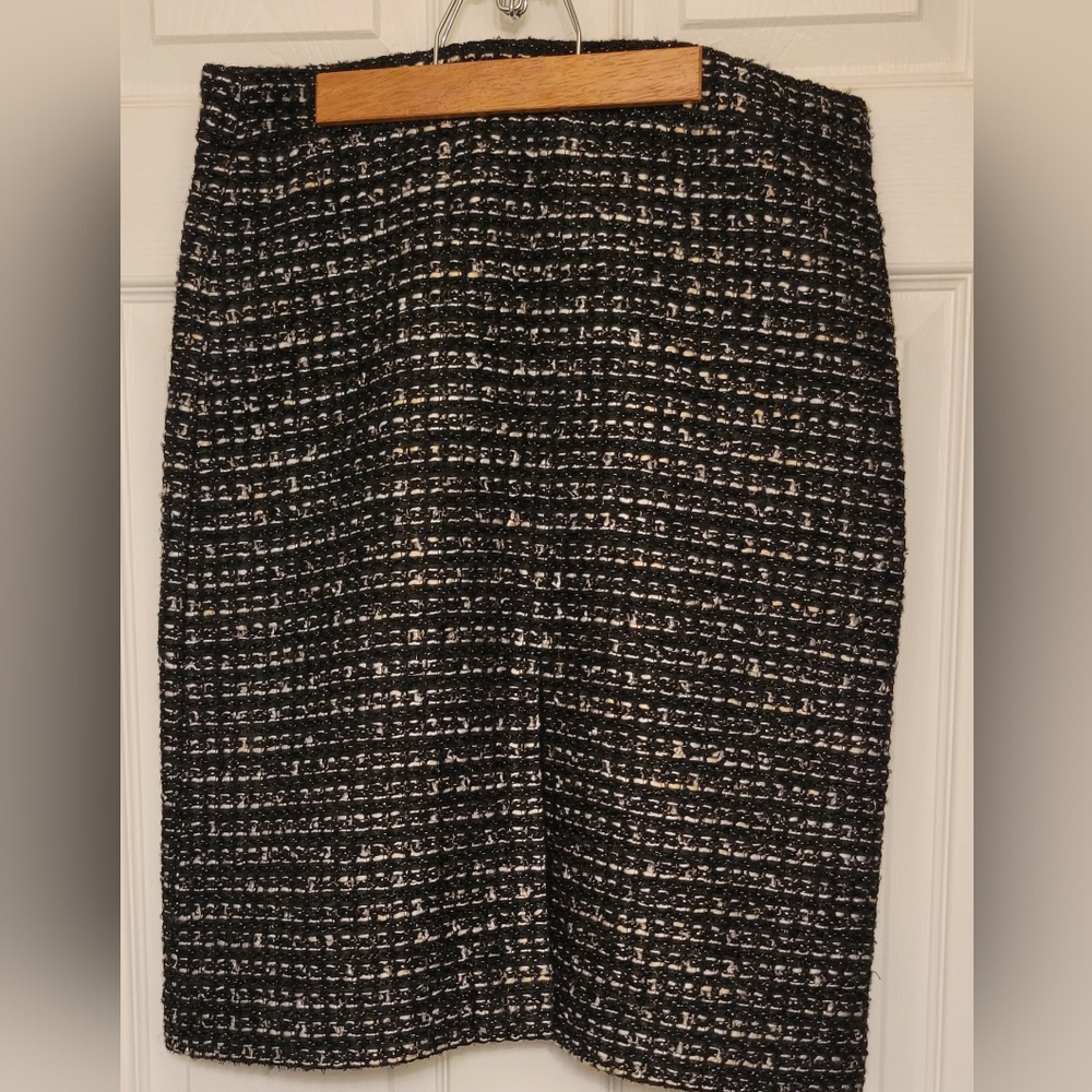 J. Crew Tweed skirt Black and White with sparkle Size 10 16" Waist 24" Length
